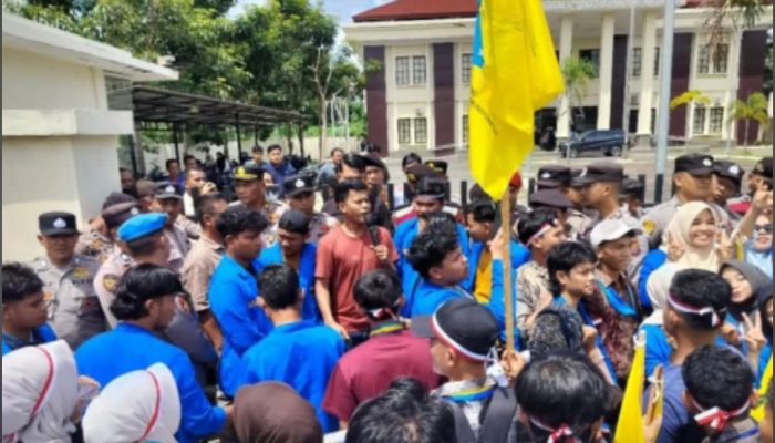 Vonis Narkoba 5 Tahun vs 10 Tahun, Hakim PN Sibuhuan Digeruduk Mahasiswa