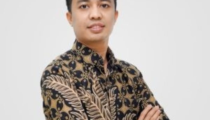 Dr. Media Wahyudi Askar: Anak Muda UGM yang Berani Kritik Prabowo dengan Data, Bukan Dengan Amarah
